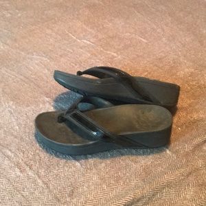 Vionic flip flop